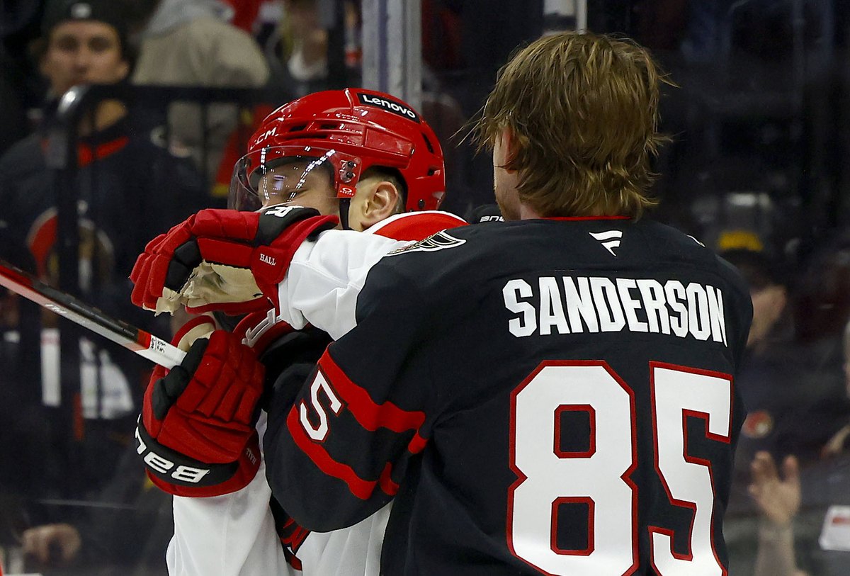 tonysunphoto's tweet image. Ottawa #Senator Jake Sanderson took a shot to the head from Taylor Hall in the second period Thursday and didn’t leave immediately, but went down the tunnel with 12:37 left in the period. #Sens @OttawaCitizen @SunGarrioch #Senators #NHL