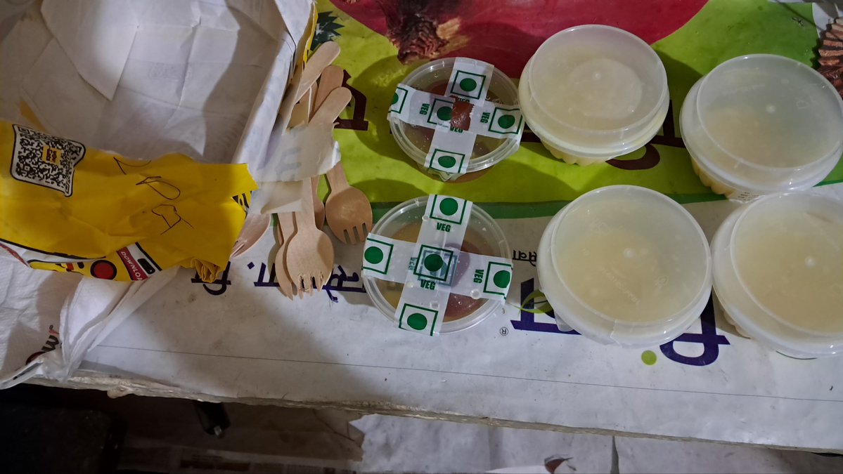 ArpitICAI's tweet image. Hey @Swiggy @SwiggyCares 

I don't know if it's a mistake or intentional but I ordered 4×2=8 pieces &amp;amp; 2×2= 4 pieces i.e total 12 pieces of sweets but I was delivered only 6 pieces inside the package.
Please contact the place &amp;amp; tell them to watch their own invoice carefully. #Scam