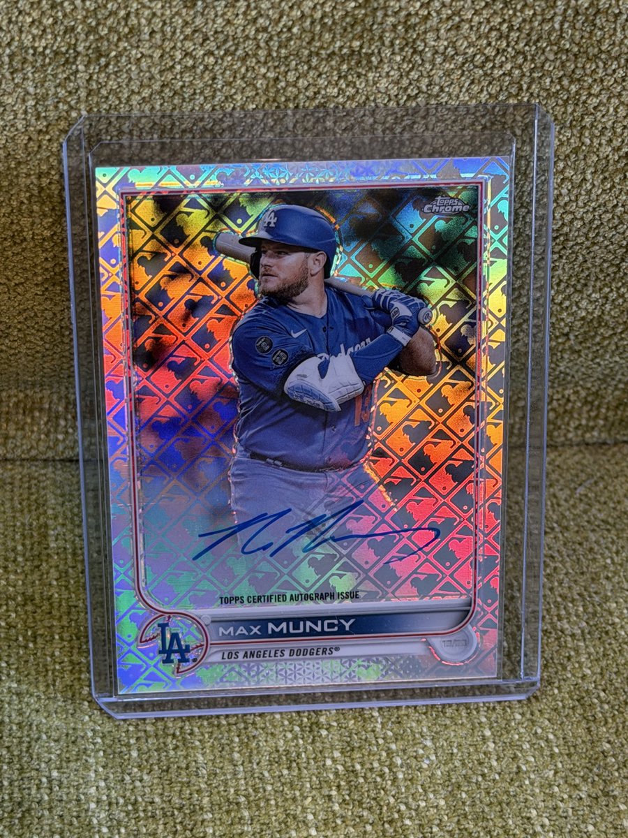 pokota219's tweet photo. 久しぶりにロゴフラ紹介🙌

2022 Chrome L/E
Max Muncy✨

今シーズンは開幕から打撃好調維持していますね😊
守備についても安心して見ていられるので、LADの中でも特に好きな選手です☺️

ちなみにロゴフラは基本オンオート🌟
年度によってはキラキラと被ってオートは見えずらいです😂

#Logofractor https://t.co/RH8jZSPh4j