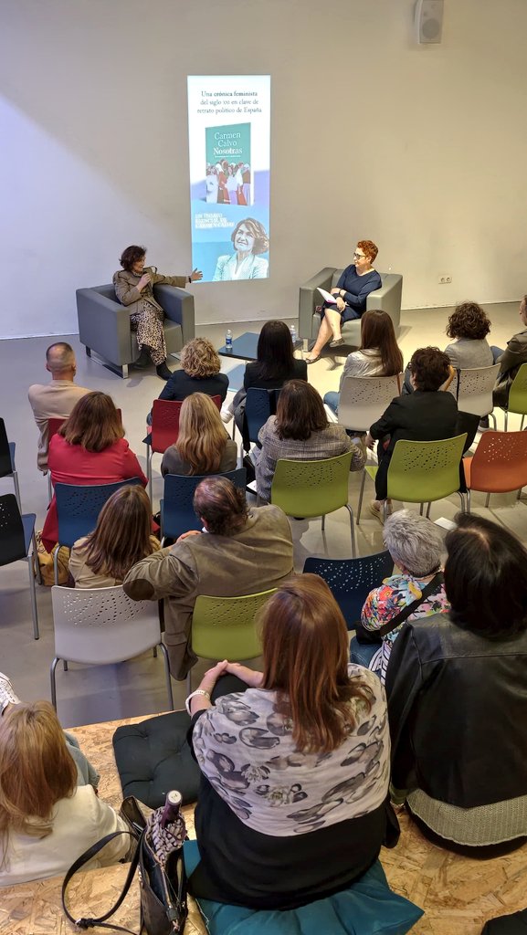 carmencalvo_'s tweet image. Esta tarde en #Alicante
El feminismo está transformando el mundo porque está  cambiando la relación y la participación entre hombres y mujeres.  Es una transformación del modelo y por eso lo combate el neofascismo.