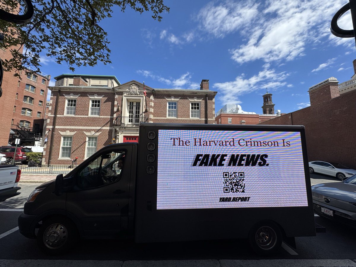 YARDREP0RT's tweet photo. 😉 @thecrimson https://t.co/RoJwuGQTi3