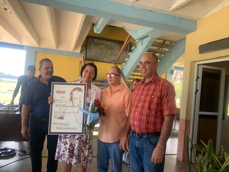 Es reconocida la periodista Noemí Balmaceda Albelay,con el premio a la obra de la vida y lo dedica a su casa, la emisora Radio Sandino. #PinardelRío #Cuba