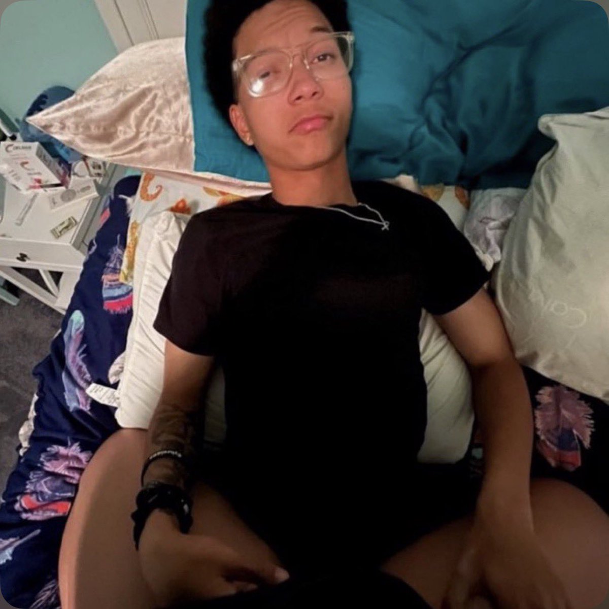 Sam Serp tweet media