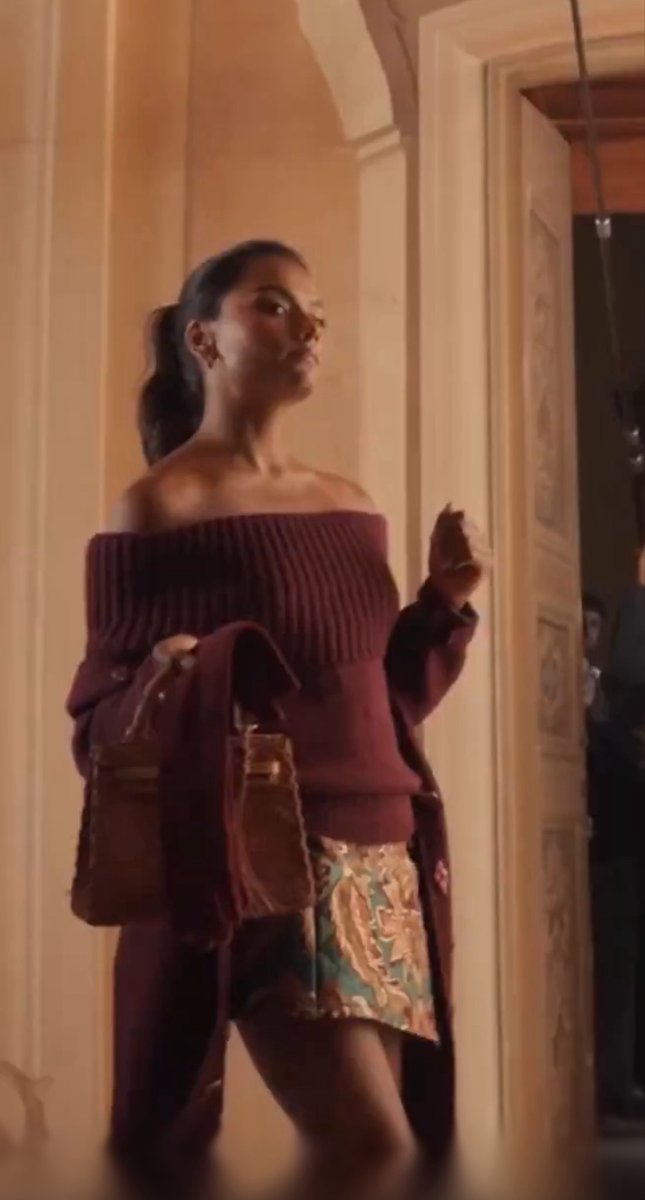 obsessed with Amari’s costumes like this absolute DIVA I love her