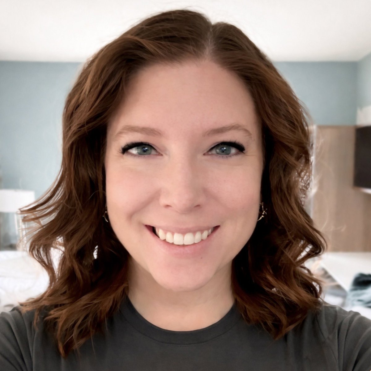emilybeal_'s tweet photo. Finally coming out from behind the goggles, continuing to build frictionless experiences, and working for lift tickets. #ProfileUpdate #ComingSoon https://t.co/RZngH2JFSJ