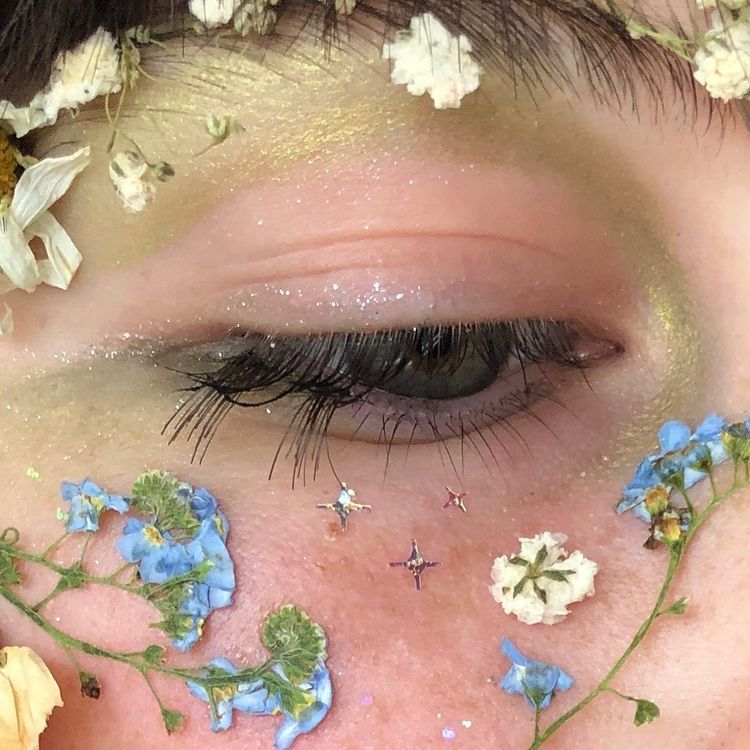 aestheticpost's tweet image. Every detail makes you feel like you've stepped into a fairy tale.