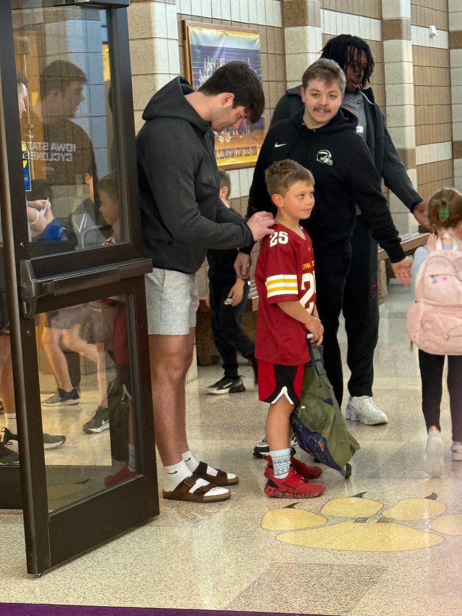 NevadaCSD's tweet photo. We had another exciting High Five Friday at Central Elementary school. The Iowa State football team came to give Central students high fives... and some autographs. https://t.co/UrkAcSvRHz