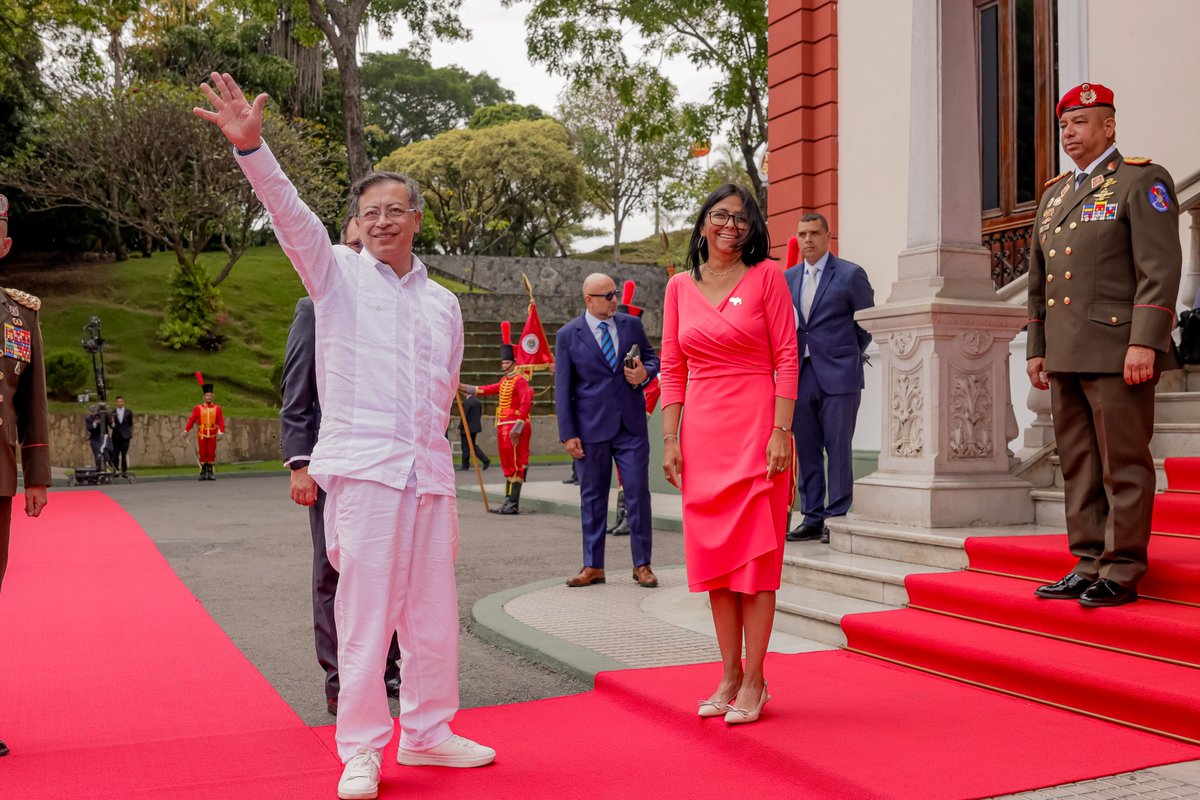 La Periodista tweet media