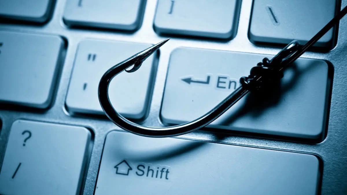 ChelseaTech's tweet photo. AI-generated phishing can now mimic tone, writing style, and internal communication patterns with alarming accuracy. What used to be obvious is now highly personalized and harder to detect. https://t.co/eJB46fqoaF