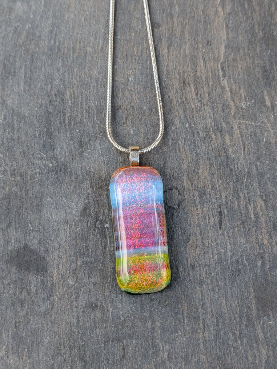 Samphireglass's tweet image. I have only one of these beautiful ethereal sparkling sunset necklaces left in stock. Lovely sparkling gold and red set on banded landscape glass. Lovely vibrant gift ideas.

#giftideas #shopindie #etsy

samphireglass.etsy.com/listing/4483...