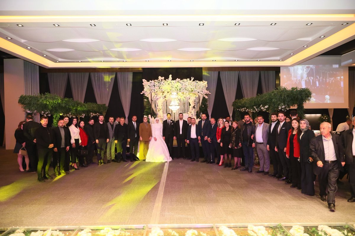avhalilatasoy's tweet photo. Anakademe İl Yönetim Kurulu Üyemiz Sinan Ateş ve Sümeyye Arık Hanımefendi’nin düğün törenlerine katılarak en özel anlarına şahitlik ettik.

Rabbim iki cihan saadeti versin. 🤲🏻

@AvSiNANATES https://t.co/Hm2bDr3YYi