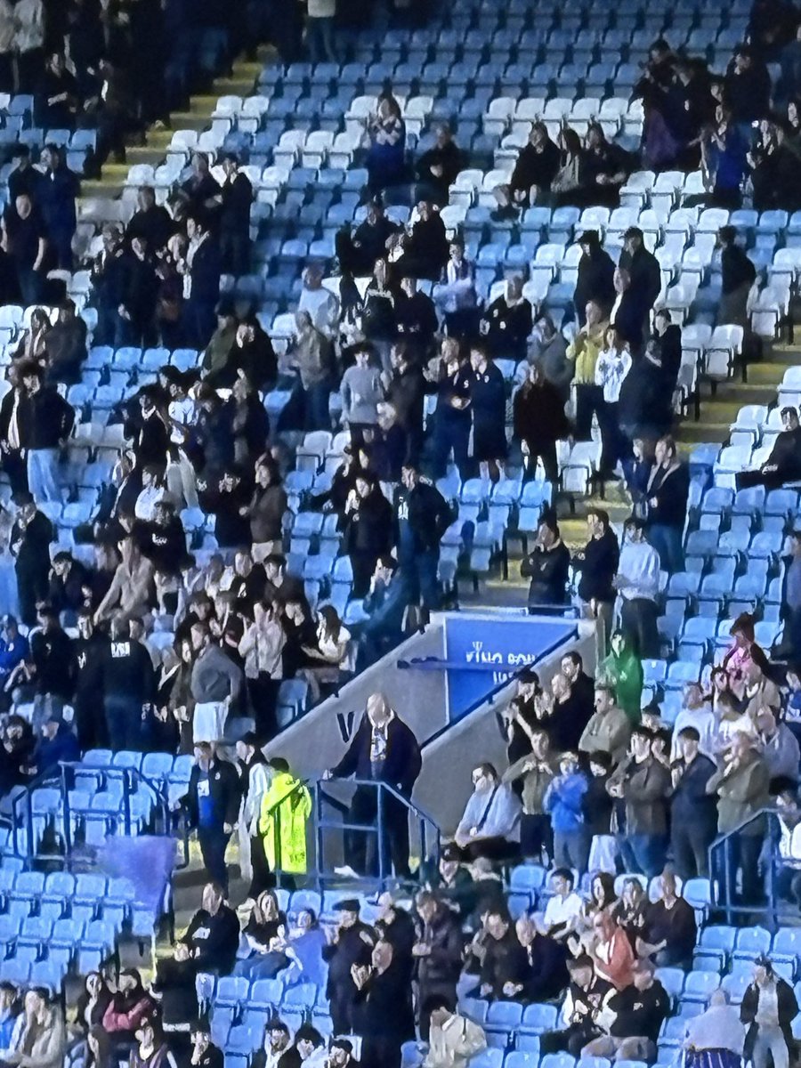 Premier League tweet media