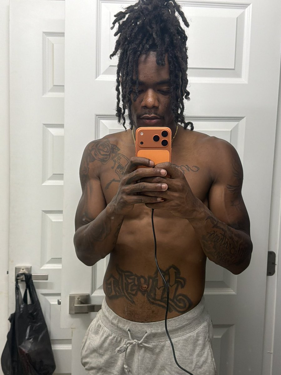 da biggest!🥱 tweet media