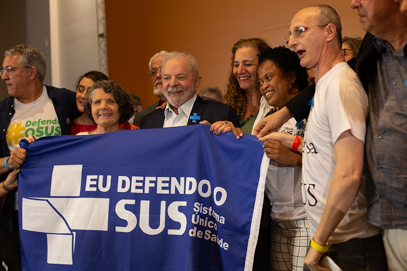 fernandocabral's tweet photo. "VIVA O SUS. MAS EU VIVO NO SÍRIO" https://t.co/LKVr60spFt
