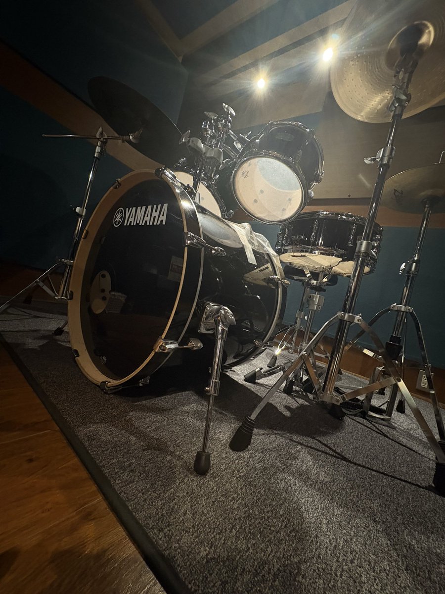 Aya_crazygate's tweet photo. この前久しぶりに黒ドラム🥁で個人練したんやけど…
最近、私が使う前に使ってた人が
スツールをめっちゃ高くしてるから
直すの大変なんよね😓
ってか、高確率に足の長い人が使ってるんかな…よく当たる🥲 https://t.co/GNmnADbDxU