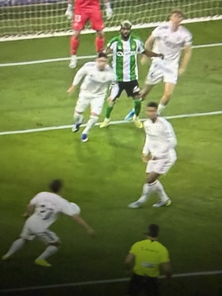 Loguito Fcb tweet media