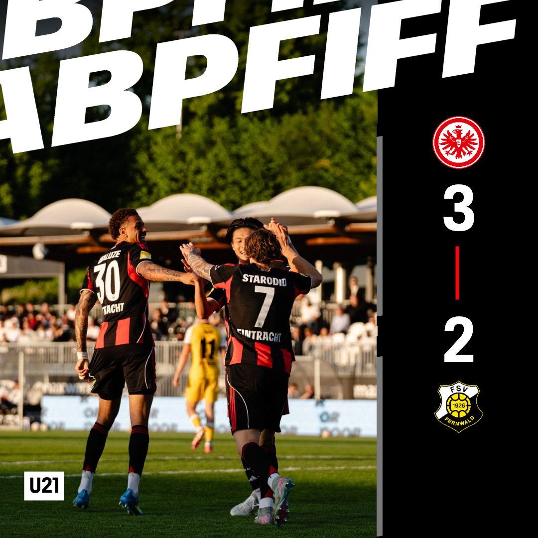 eintracht_lz's tweet photo. Dann ist Schluss! 

Drei Späte Tore bringen der Eintracht hier den nächsten Heimsieg. Lange mussten die Adlerträger zittern, bis Sonnenwald seine Mannschaft in der 90.+3 erlöste. Es ist der 15. Erfolg im 15. Heimspiel dieser Saison.
___
⏰ 90. | #SGE #SGEU21 | #SGEFSV https://t.co/hMqFT96YSc