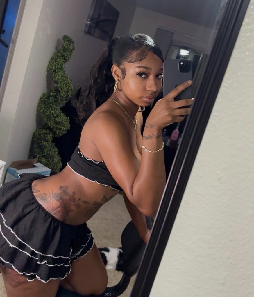 Kyarenee00's tweet image. Come cook and dine with your favorite chef Kya
#cookinwitkya #cooking #ebony