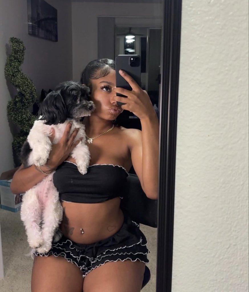 Kyarenee00's tweet image. Come cook and dine with your favorite chef Kya
#cookinwitkya #cooking #ebony