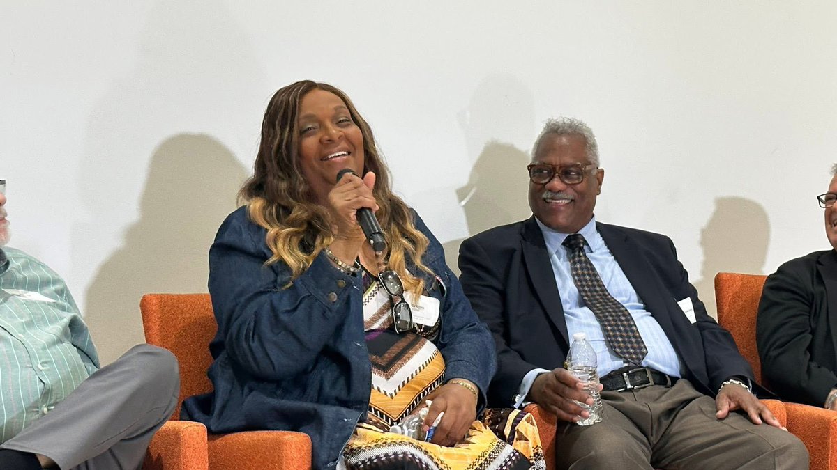 The DC community has lost an icon. Savanna Wanzer has passed away.
She dedicated her life to the transgender and LGBTQ community, championing education and representation. In 2007 Savanna founded Trans Pride in DC. I have gotten to know her over the years and I will miss her hugs