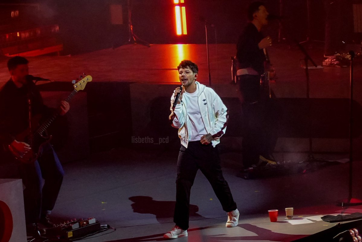 Some amazing pictures of Louis at his Munich show! 

#HDWGHMunich
#HDWGHWTMunich

17.04.26

via <a href="/lisbeths_pcd/">lisbeths_pcd</a>