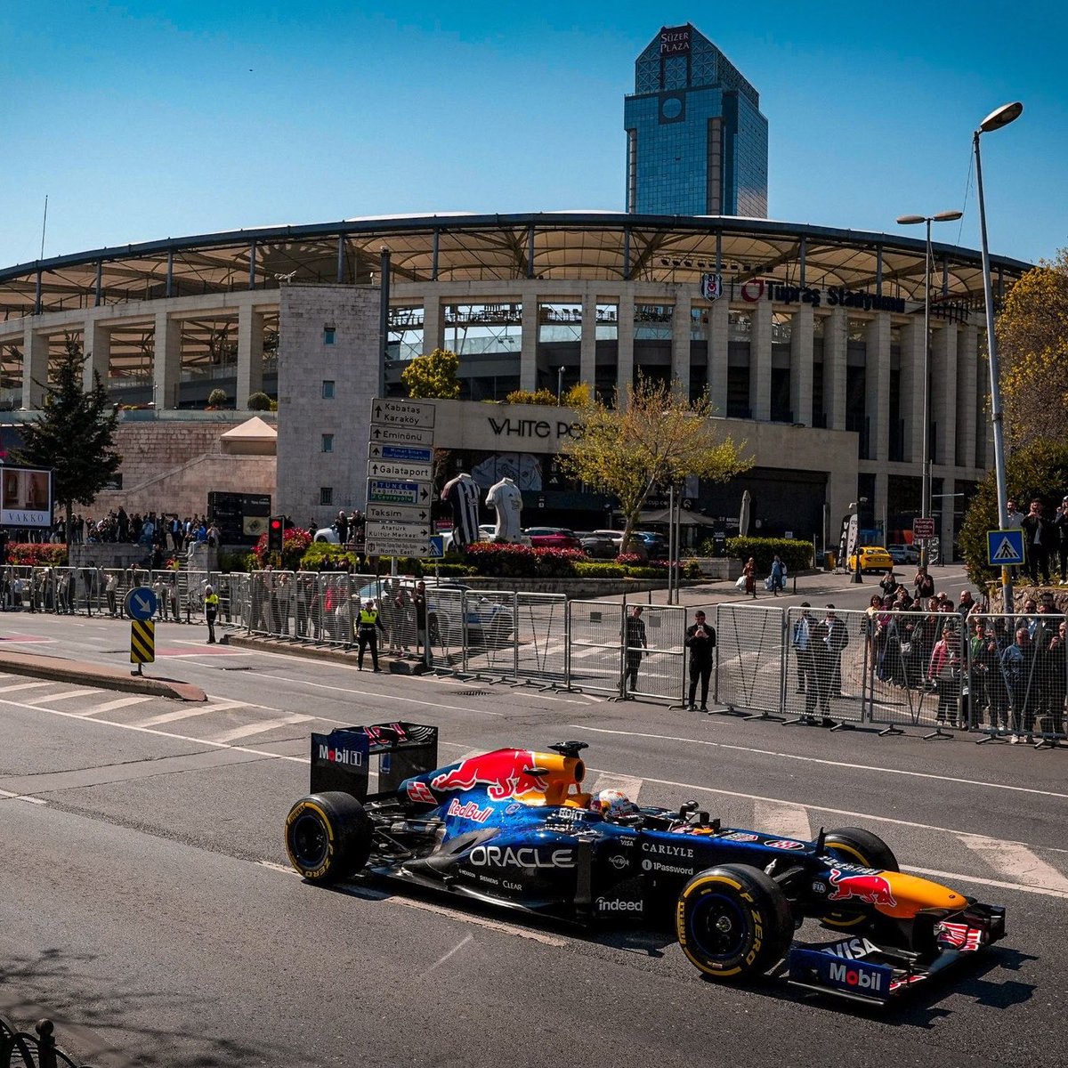Redbull' un livery bu açıdan daha güzel geldi. #turkishgp