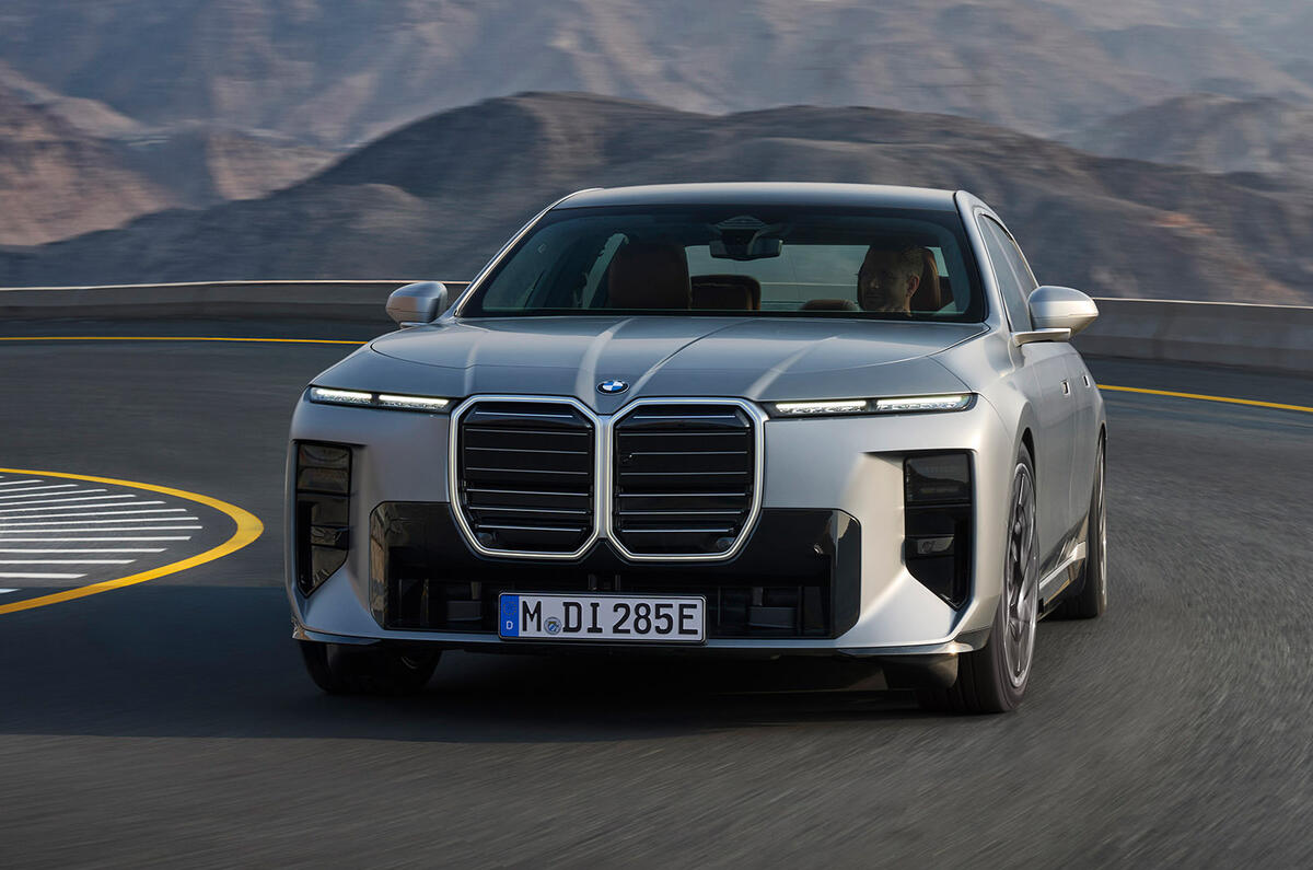 ///M-Bouy💙❤️ tweet media