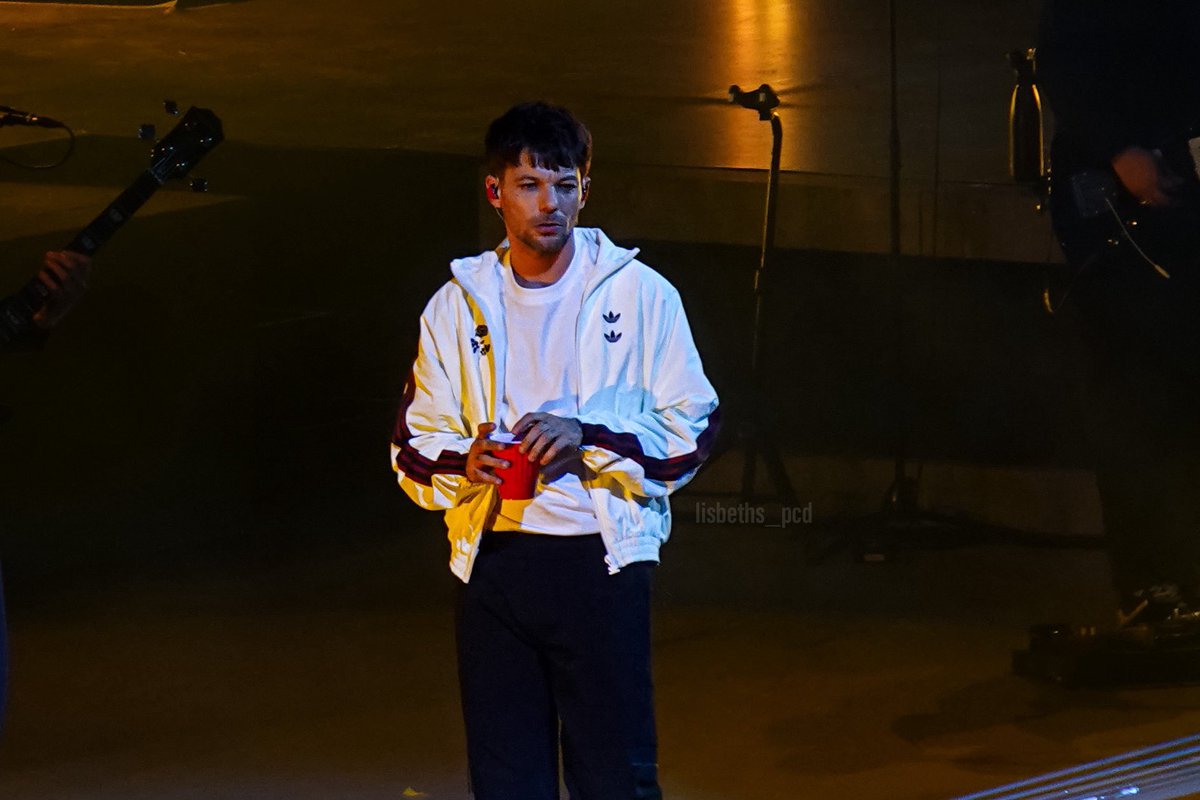 Another incredible pictures of Louis at his Munich show! 

#HDWGHMunich
#HDWGHWTMunich

17.04.26

via <a href="/lisbeths_pcd/">lisbeths_pcd</a>