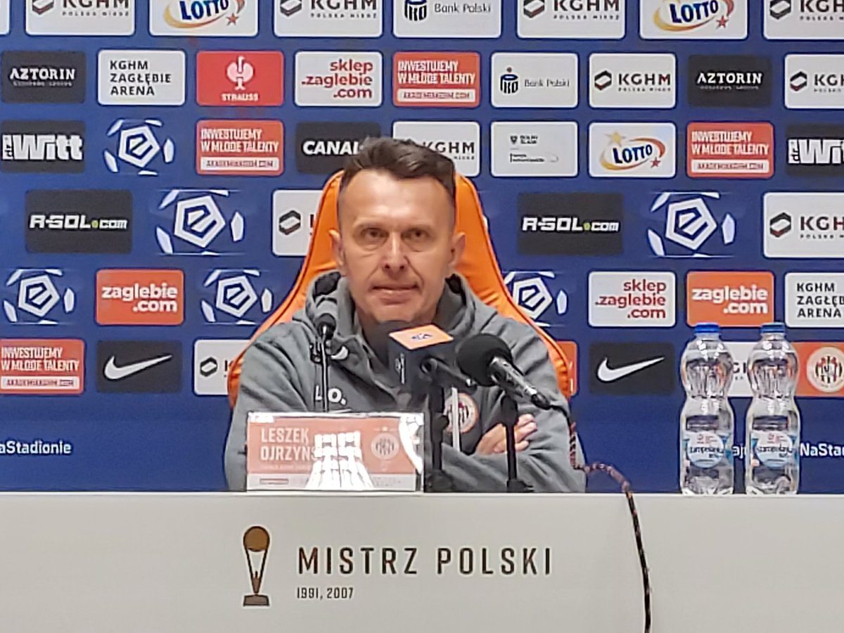 Trener Leszek Ojrzyński: Nerwy na boisku były widoczne, niepotrzebne kartki. Mamy zawieszenia Lucicia i Radwańskiego właśnie z tego powodu, to jest niedopuszczalne. Można za walkę dostawać kartki, ale nerwy trzeba trzymać na wodzy #ZAGBBT