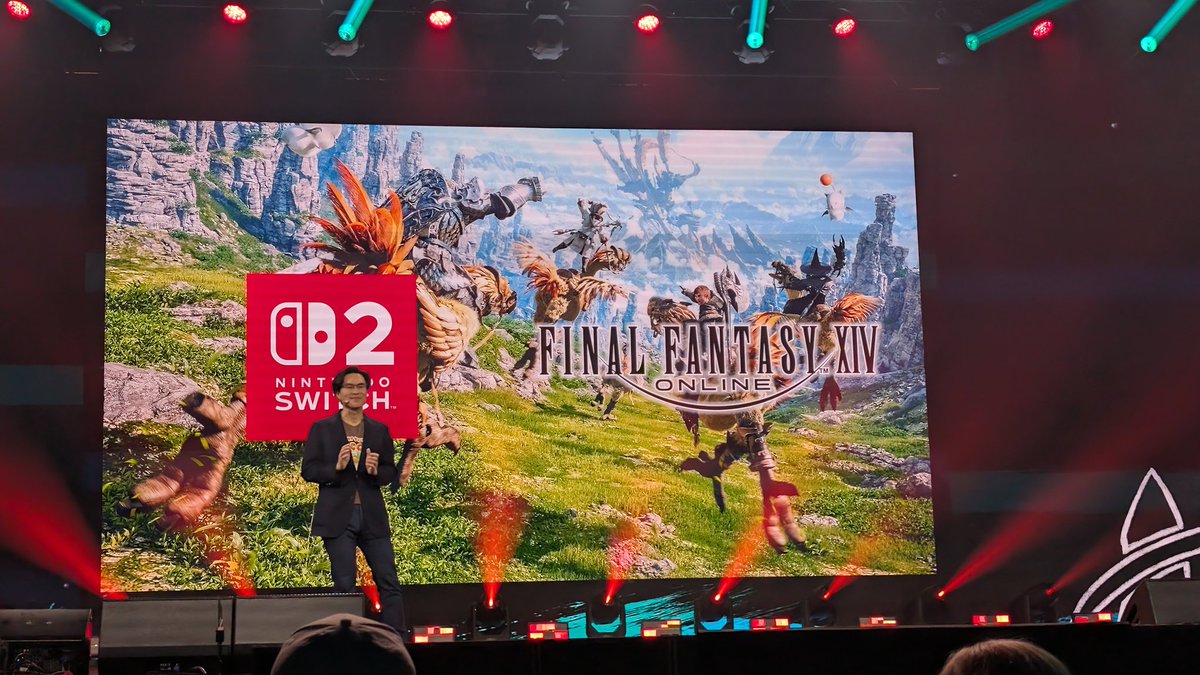 woops @ FanFest tweet media