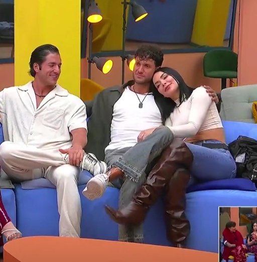 ShelbyT182's tweet photo. Yoridan tú no eras Tierra. Llegaste hace 3 semanas PORQUE FABIO TE METIÓ AL EQUIPO.

No eres dueño de Laura G ni de como se comporte con NADIE, puto obsesionado. No eres ni su novio.

Stefano, Laura y Divo tienen 8 semanas jugando juntos, no 3. Bájate de esa nube enano pendejo.

#LCDLF6