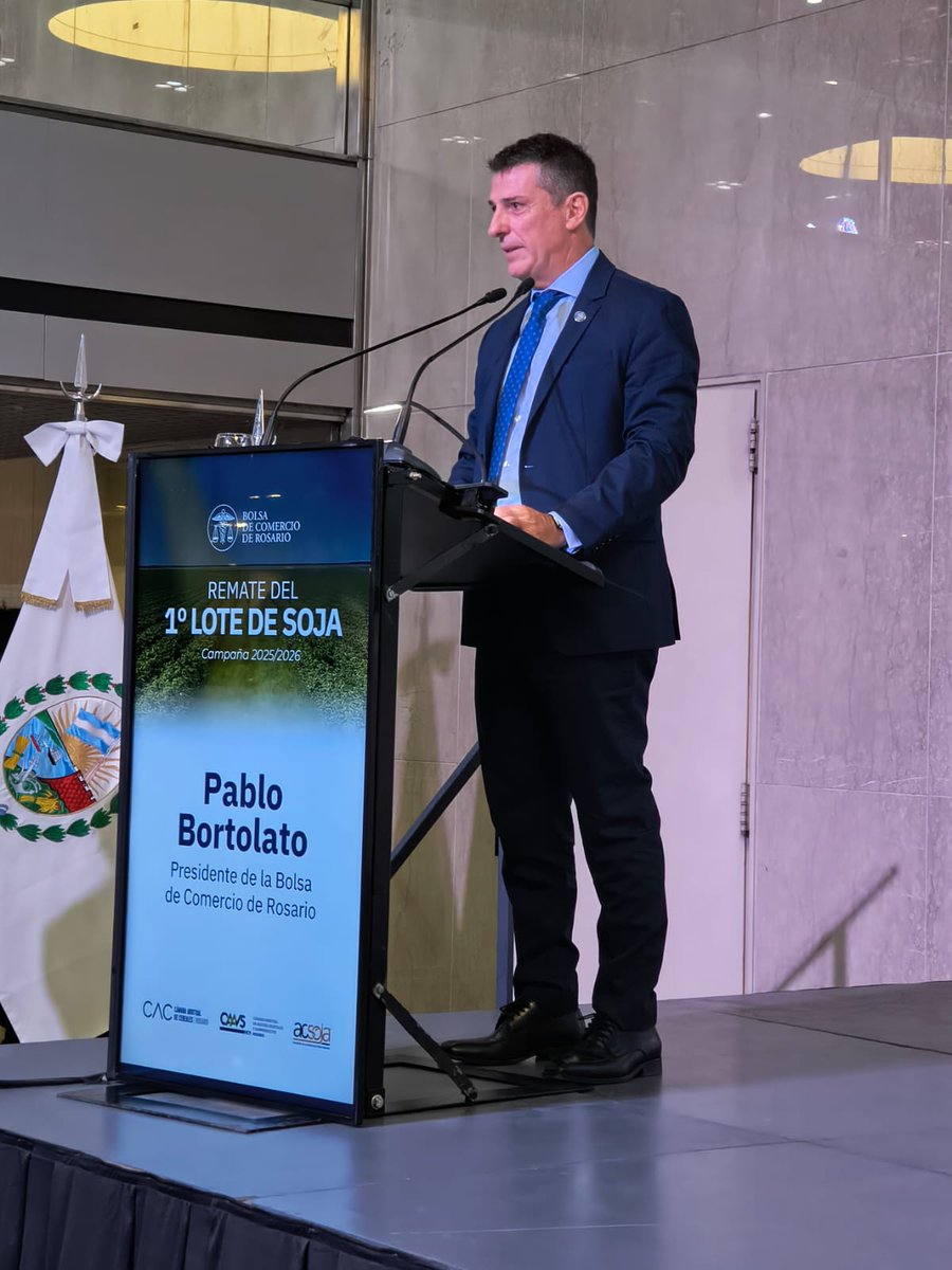 ACSOJA_Arg's tweet photo. Remate del 1er. Lote de Soja 2025/2026 en la @BolsaRosario.
El lote fue producido por establecimiento Santa Cecilia SRL en Ibarreta/Subteniente Perín, Formosa. 
Comprada por  Banco Macro SA, por $ 1,8 millones la tonelada. Una cifra 4 veces mayor que el precio de pizarra de hoy. https://t.co/9SXSdM9OgZ