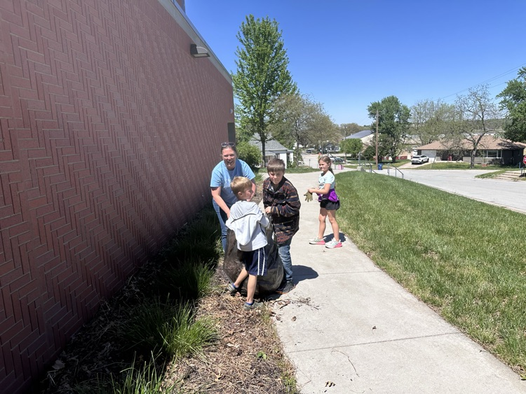 Freeman_Falcons's tweet photo. #EarthDayCleanUp🌎
#WeAreFreeman🐦 https://t.co/pID4W7wglM