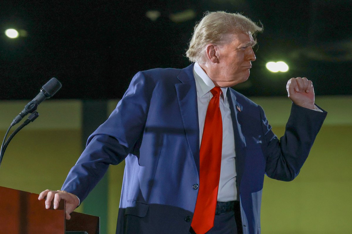 🔴 Trump poursuit l'IRS et réclame 10 milliards de dollars de dommages et intérêt. L'argent viendra des contribuables. Et c'est lui contrôle les deux parties en présence dans la négociation.

Laissez-moi vous expliquer d'abord ce qu'est l'IRS, pour ceux qui ne sont pas familiers