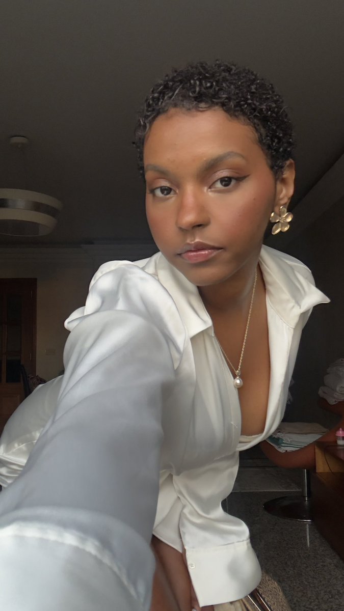 shookyicecakey's tweet image. Ahhh do i look cute? 
#23 #OOTD