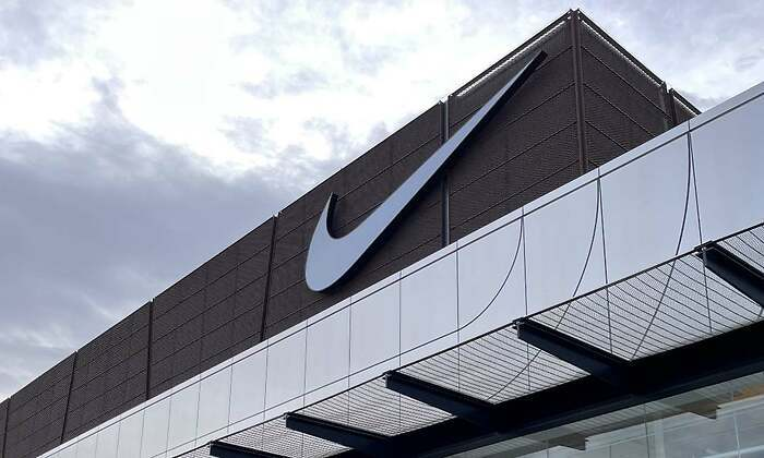 DiarioPresente's tweet image. 📱#Actualidad| #Nike anuncia recorte global.
La empresa recorta el 2% de su plantilla global, principalmente en el área de tecnología.

Nota completa 🗞: acortar.link/rcOSgR

✨Síguenos en Redes Sociales

|#Noticia |#Mundo |#DiarioPresente