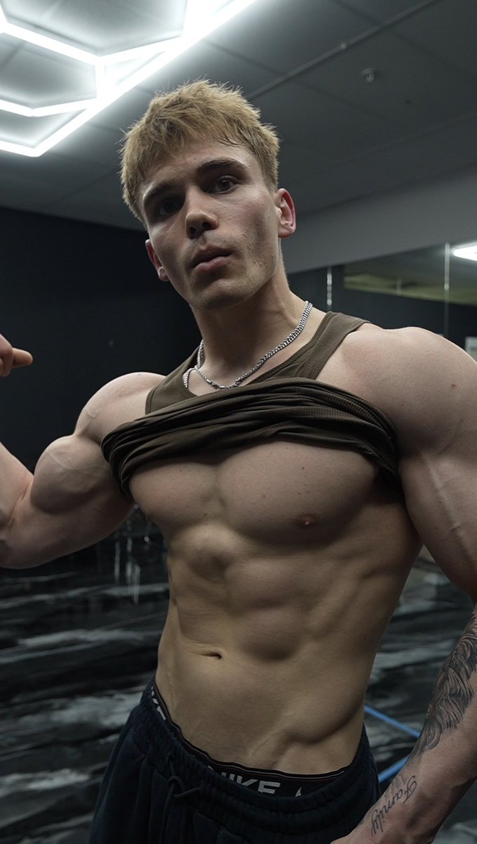 CMuscleKing tweet media