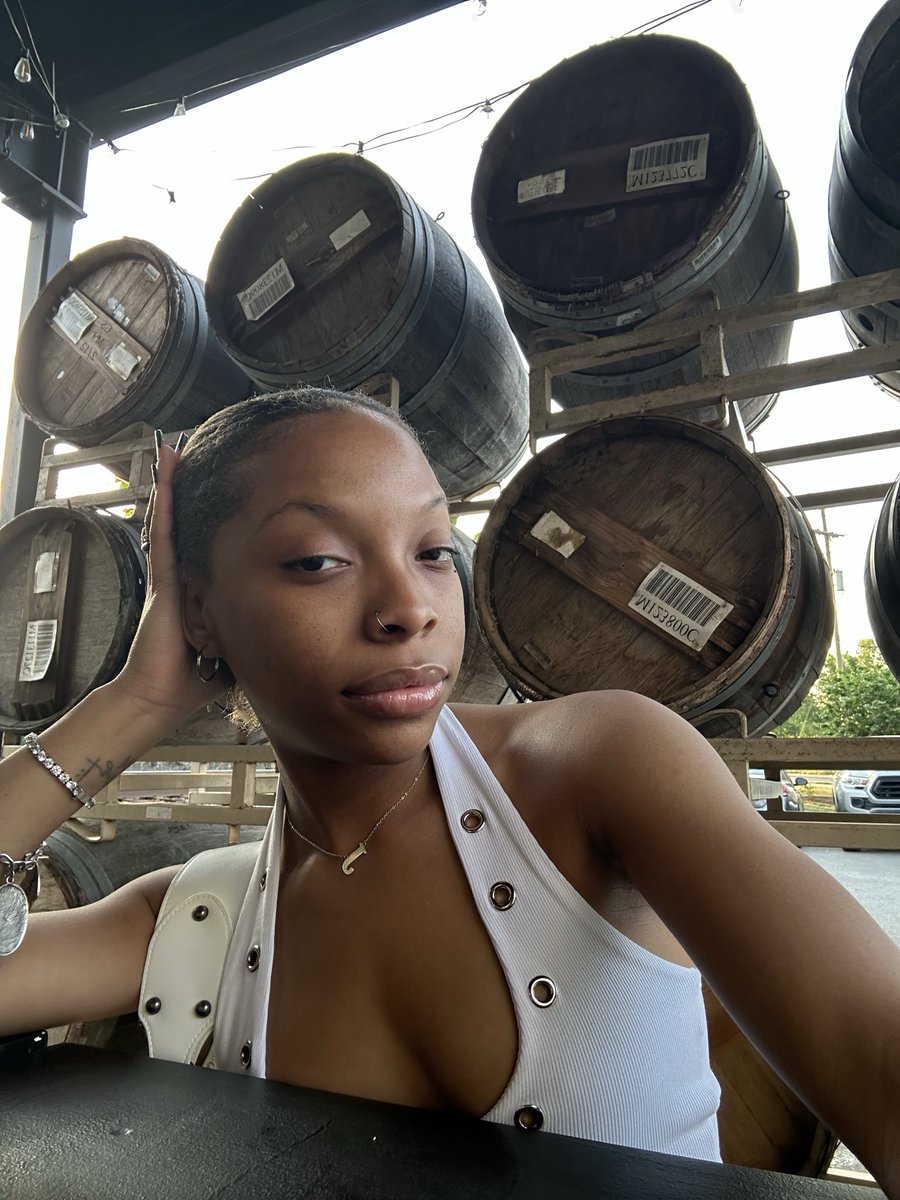 saturn’s sexiest tweet media