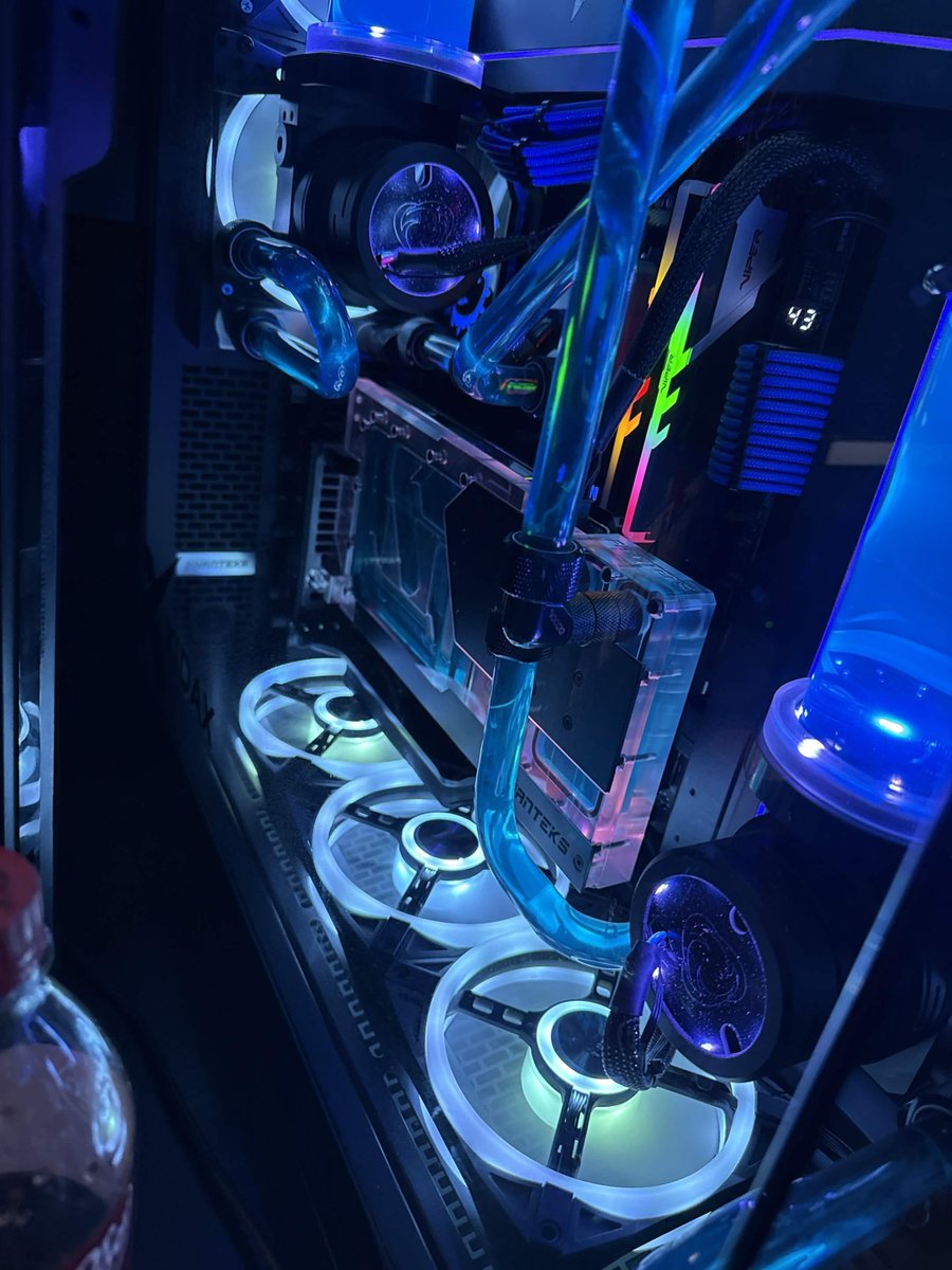 Logan Peña tweet media