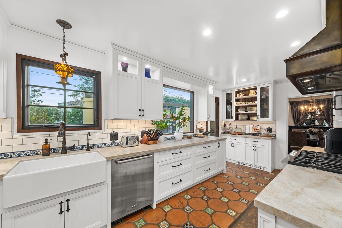 imuragentkathy's tweet photo. ✨ Open House✨
Sunday, 4/26 from 2:00 - 4:00pm

3346 Grayburn Road
Pasadena

This stunning 1931 Spanish Revival home seamlessly blends timeless architectural charm with modern updates.

Offered at $2,495,000

Call today📲
818.949.5205
kathy@imuragent.com
CalRE #00947297

#listed https://t.co/ON2cS8azwU