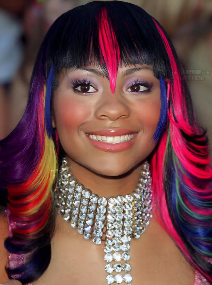 a hairstyle that I still think about sometimes: nivea at the teen choice awards. / 2001. hairstylist unknown.