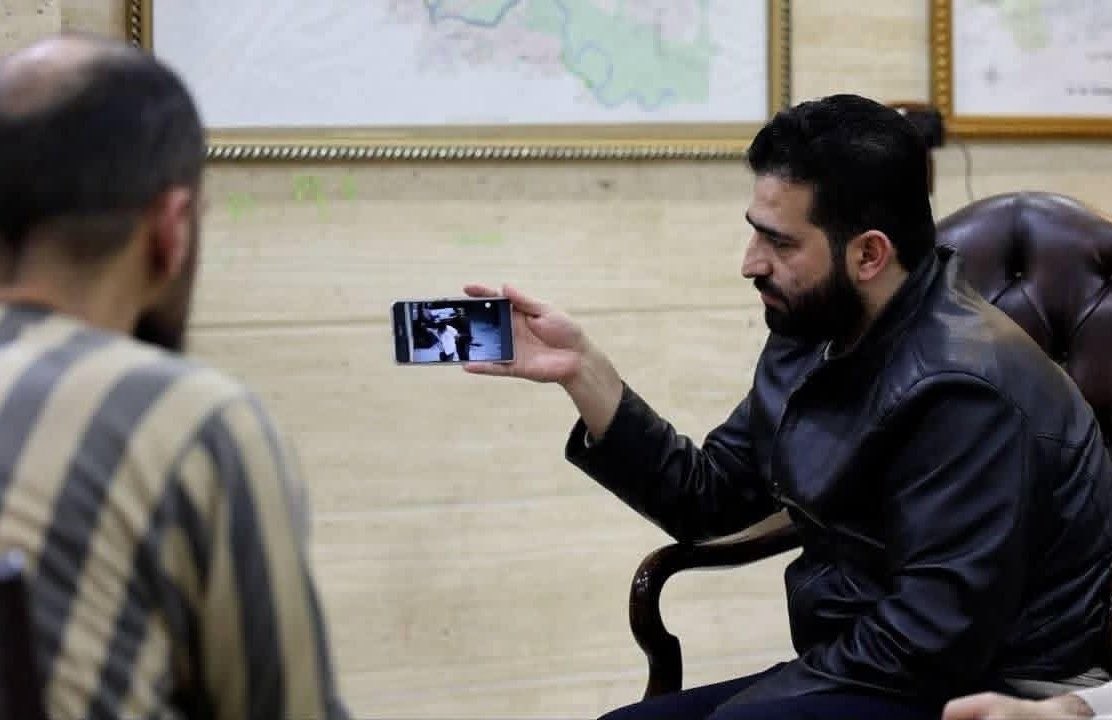 hawak_eye's tweet photo. ⚡️🚨#BREAKING:#Syria in a throwback to his own past, #Amjad Youssef was shown by the Interior minister the leaked video, where he executed dozens of people in Tadamon, 13 years ago.

The roles have now been reversed.

This is the video 🔞:
https://t.co/DNDKD0jIGz… https://t.co/xOWqr0Ls42