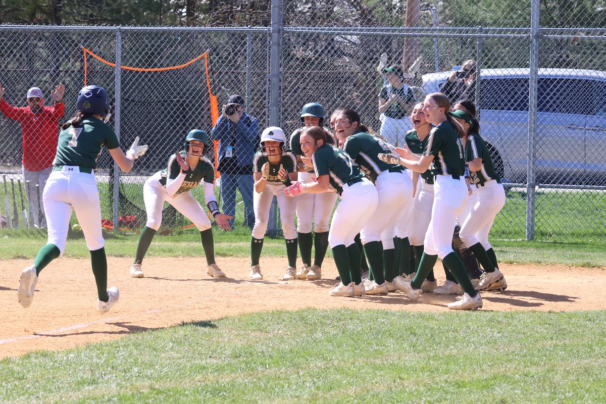 Feehan_Softball's tweet photo. Rock Softball gets it done! 🔥 The bats came alive in a 10–7 win over Bridgewater-Raynham. Freshman Alivia Quinn launched a clutch three-run bomb and dominated in the circle, while Zoey Pereira went 3 for 3 including a solo shot. Total team effort 🥎 https://t.co/rMlnRPqYlL