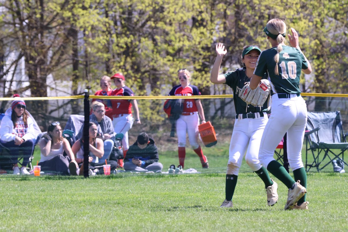 Feehan_Softball's tweet photo. Rock Softball gets it done! 🔥 The bats came alive in a 10–7 win over Bridgewater-Raynham. Freshman Alivia Quinn launched a clutch three-run bomb and dominated in the circle, while Zoey Pereira went 3 for 3 including a solo shot. Total team effort 🥎 https://t.co/rMlnRPqYlL