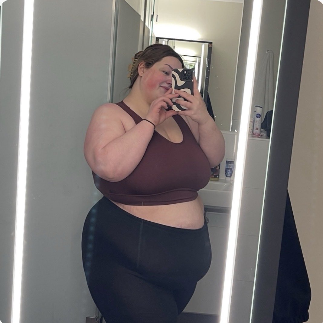 builttogoon's tweet photo. Just found this MOUNTAIN of a dream woman and would kill to see people obsess over her as much as I do, just such a shame I couldn’t find more of her! Would love to see yall show some love
#goon #gooning #gooner #bate #bator #cuck #expose #irls #irl #ex #tribute #trib #expose https://t.co/9HBqskFV6y