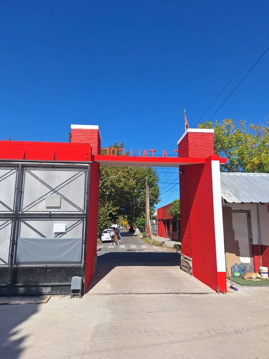 ClubTalleresOk's tweet image. #Obras

⚠️ESTAMOS EN OBRA PERMANENTE⚠️

¡Avanzamos con la construcción del local comercial de indumentaria oficial @mutargentina del Club Atlético Talleres! 

¡Vamos rojo! 
¡Talleres siempre adelante! 

#TalleresCrece 🇦🇹