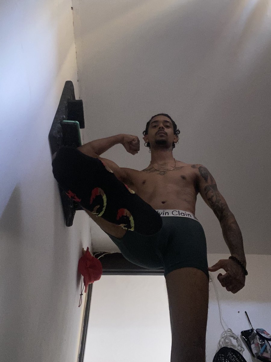 Alphahellboy tweet media