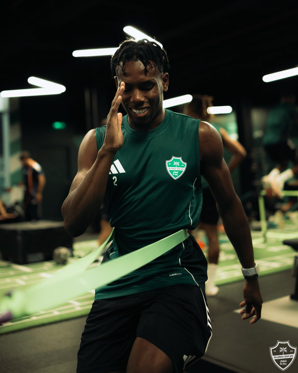 ALAHLI_FC's tweet photo. اللمسات الأخيرة قبل النهائي الآسيوي 💪💚

#الأهلي_ماتشيدا_زيلفيا | #دوري_أبطال_آسيا_للنخبة | #LetsGoWithAlAhli https://t.co/UJS036cMPs