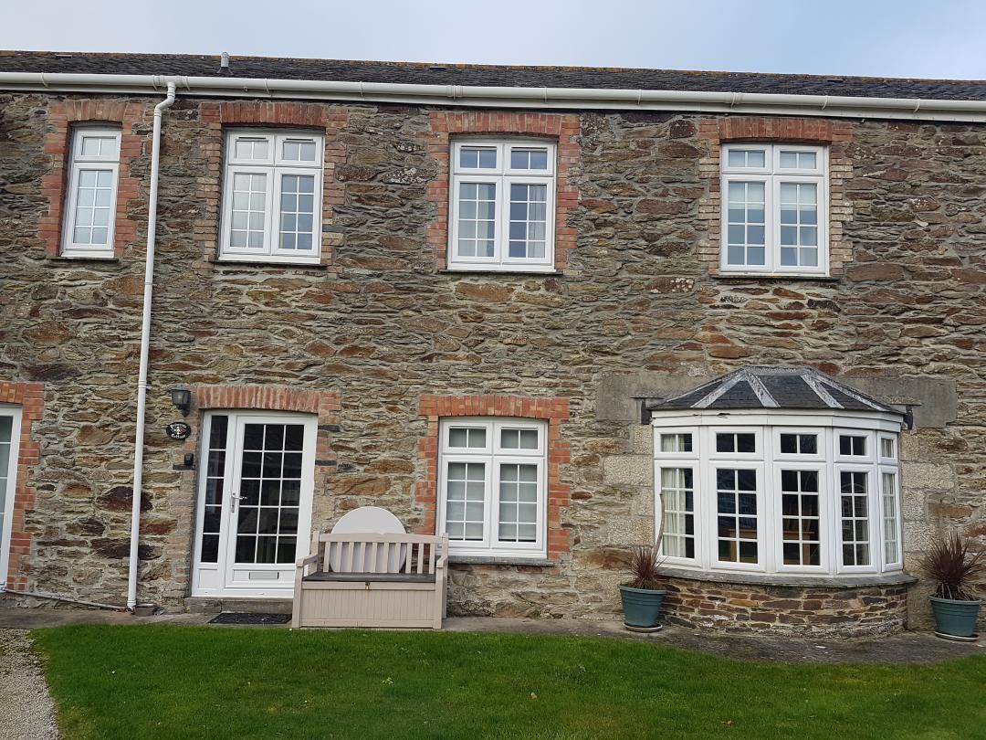 WeAcceptPets's tweet image. 🌸 Primrose Cottage, once an old barn, has been beautifully transformed into a stylish holiday retreat. Blending rugged stone walls &amp;amp; exposed oak beams with contemporary comforts, it offers a balance of character &amp;amp; modern living. 

Accepts 🐶
weacceptpets.co.uk/Cornwall/9052

#Cornwall