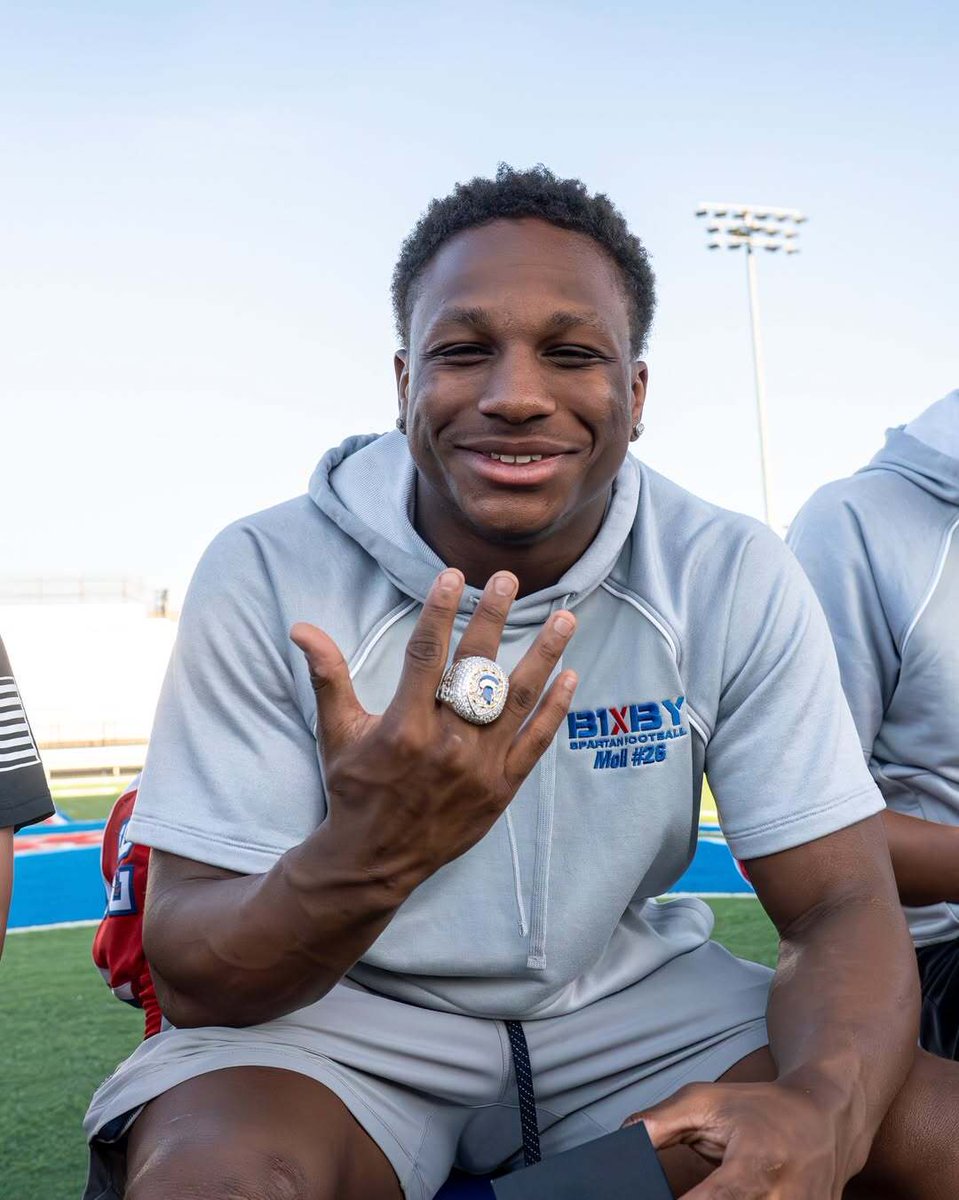 Signature Championship Rings tweet media